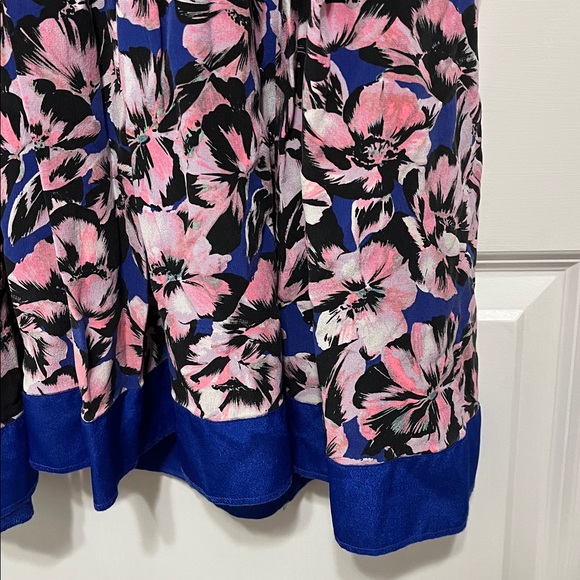 J. Crew 100% Silk Pleated Floral Dress Sz 4 - Picture 4 of 8